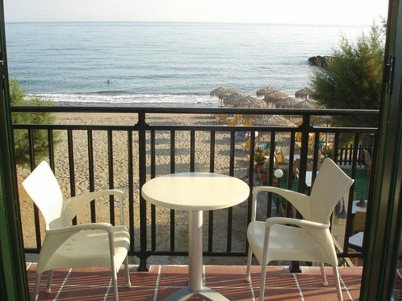 Margarita Beach Hotel Agia Marina Habitación foto